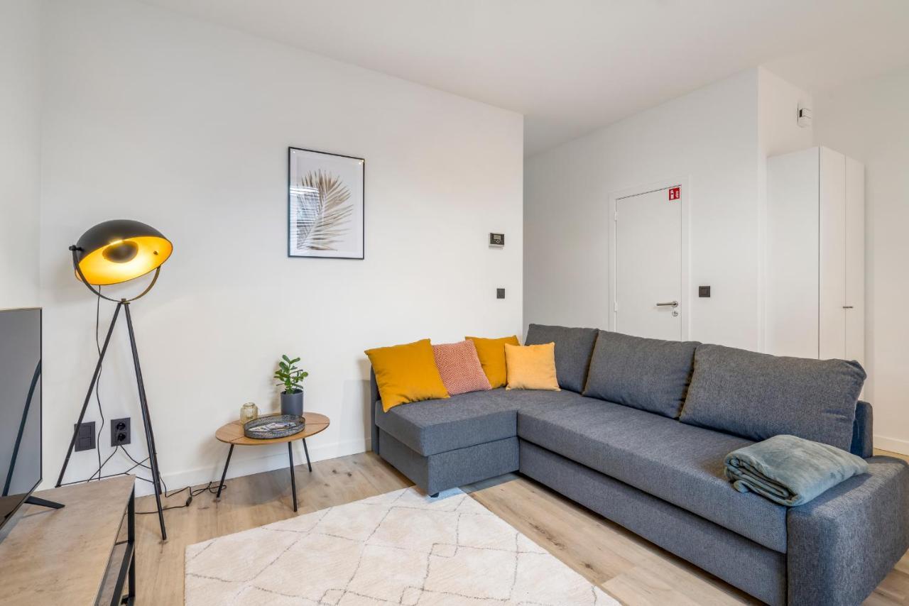 Апартаменти Cosy, Furnished & Renovated Flat With Outside Lounge Гент Екстер'єр фото