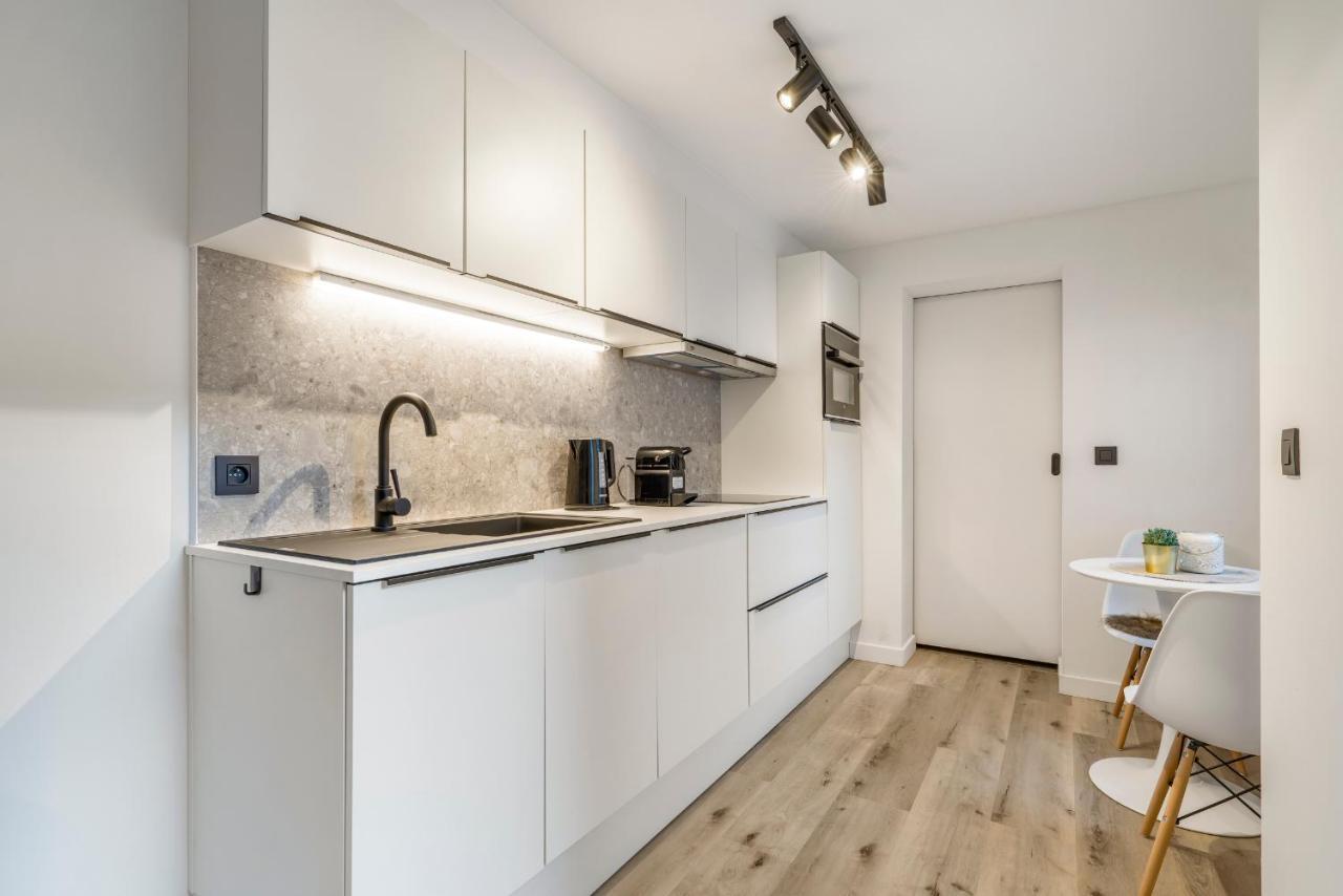 Апартаменти Cosy, Furnished & Renovated Flat With Outside Lounge Гент Екстер'єр фото